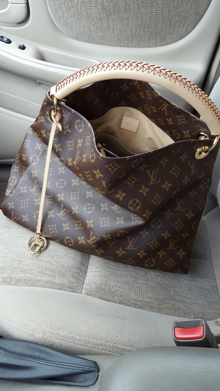 Louis Vuitton Artsy MM