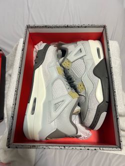 Air Jordan 4 Retro Sneakers