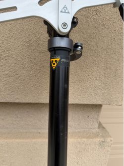 Topeka dual bike stand
