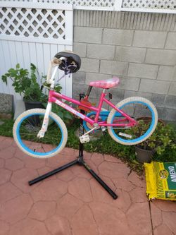 Kids Bike w/ Helmet