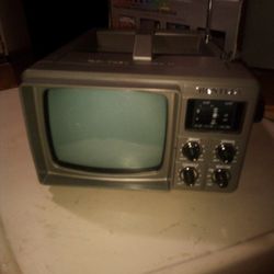 Vintage Bentley Black And White 5 Inch Portable 📺 Deluxe