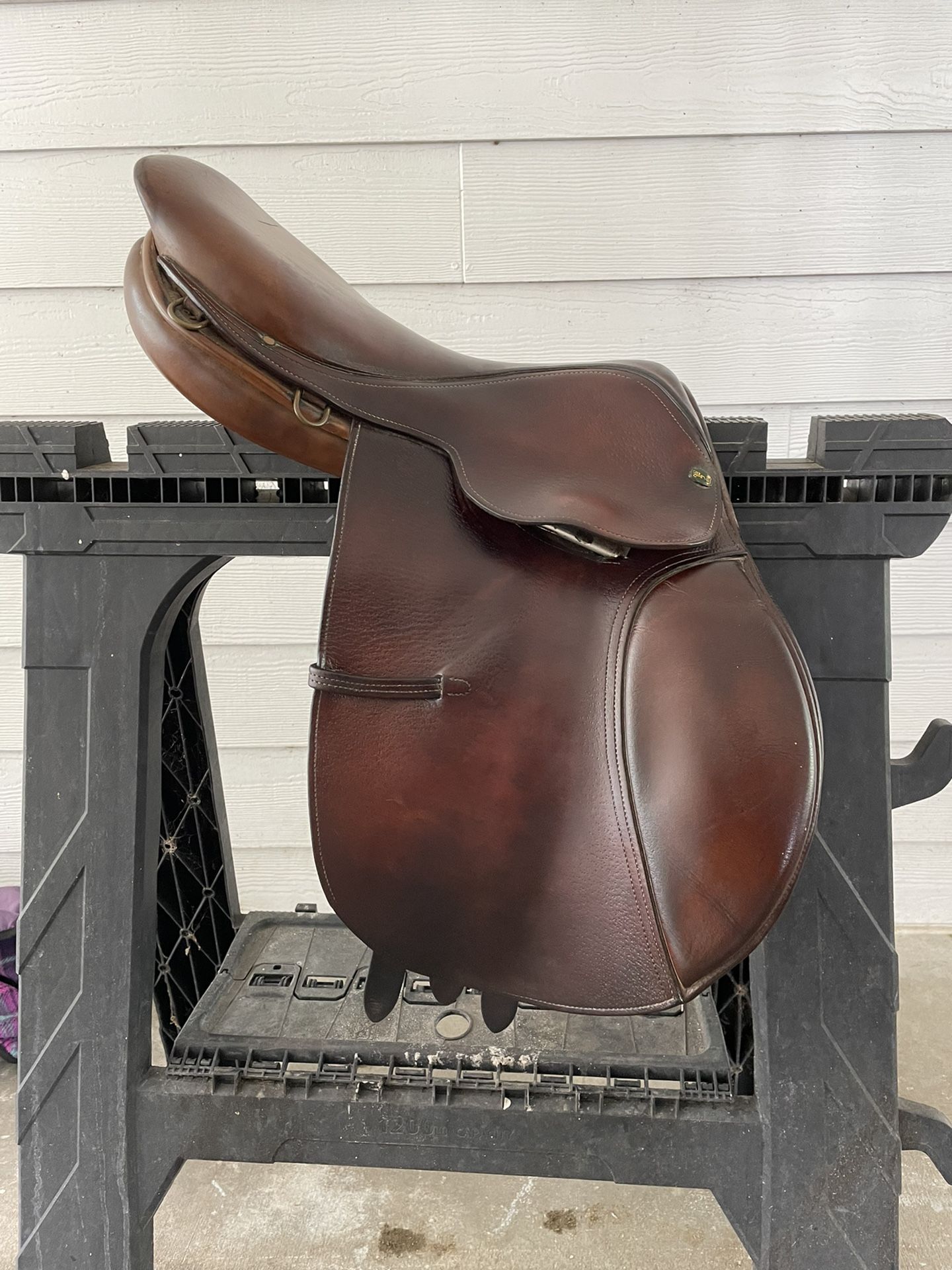 Beval Saddle 15 3/4