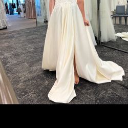 Ivory Sleeveless Wedding Dress Size 2