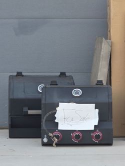 2 main grill heads & small smoker