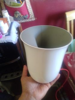 LEXON Oblio 10W Qi Certified Wireless Charger with Built-In UV-Sanitizer - White