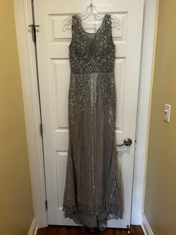 Worn once, in very good condition, like new, size 4