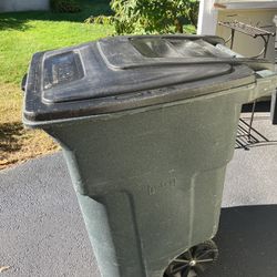 Toter 64 Gallon Trash Can Heavy Duty With Wheels 