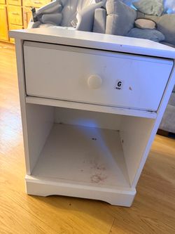 Night stand white