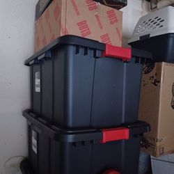 Plastic 40 gallons $20 and 27 gallons $10  storage boxes