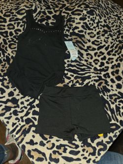 Bathing suit w shorts