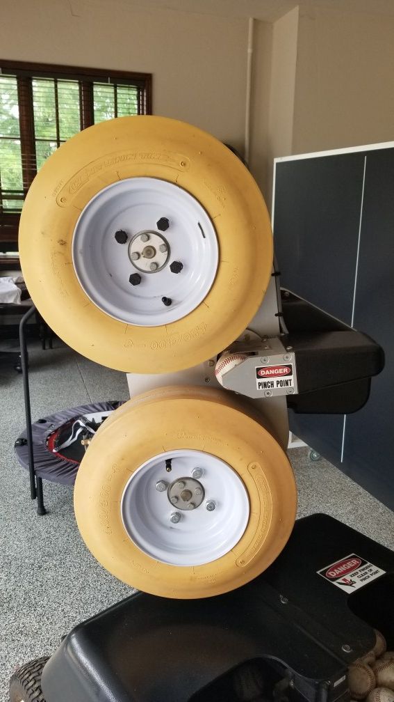 FungoMan 250 Baseball Pitching Machine for Sale in Choctaw, OK OfferUp