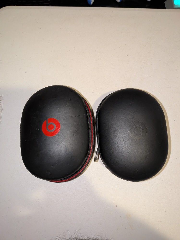 Beats by Dre headphone case