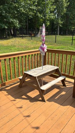 Free Kids picnic table