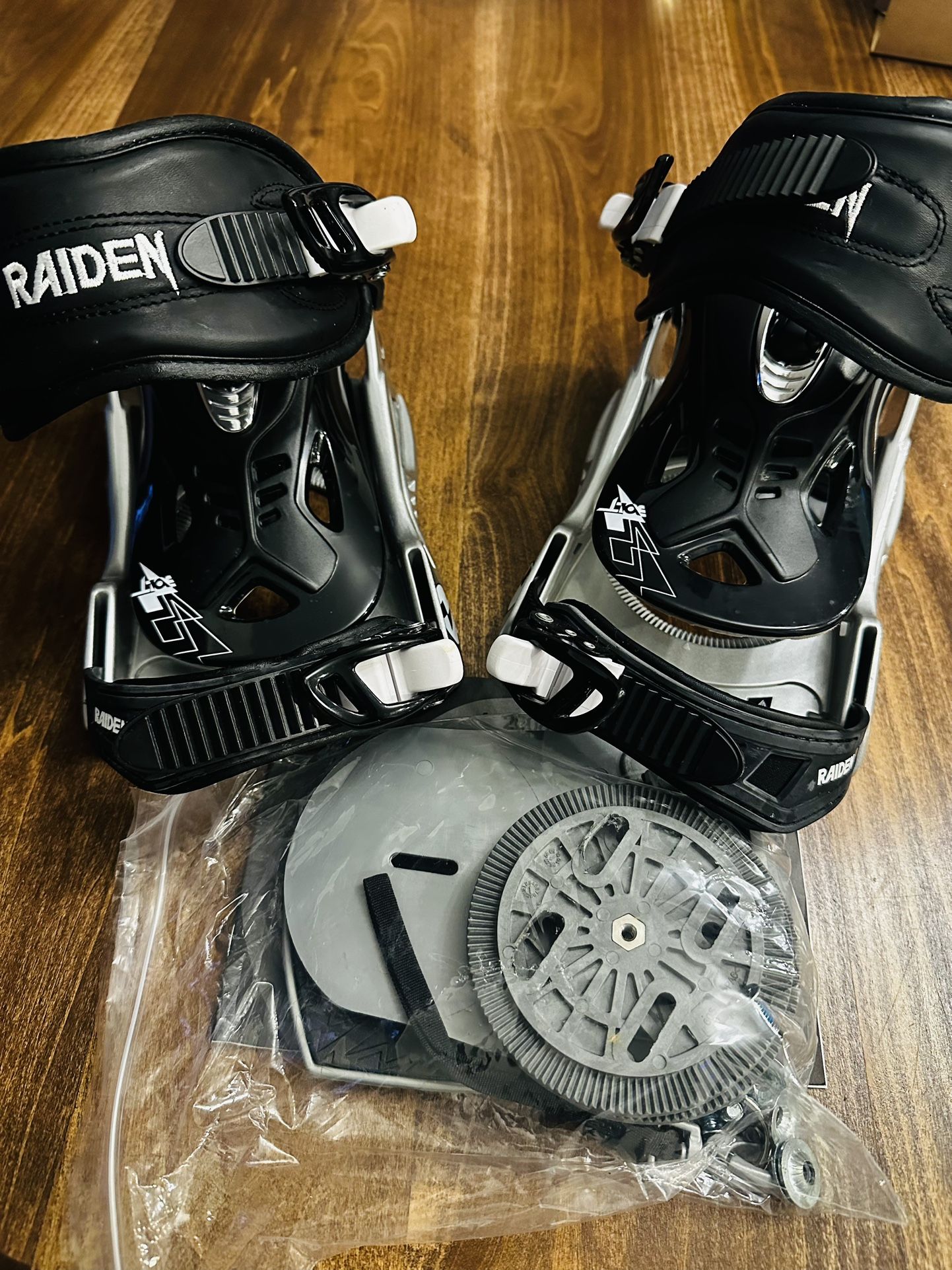 New Nitro Raiden Snowboarding Bindings (SMALL)