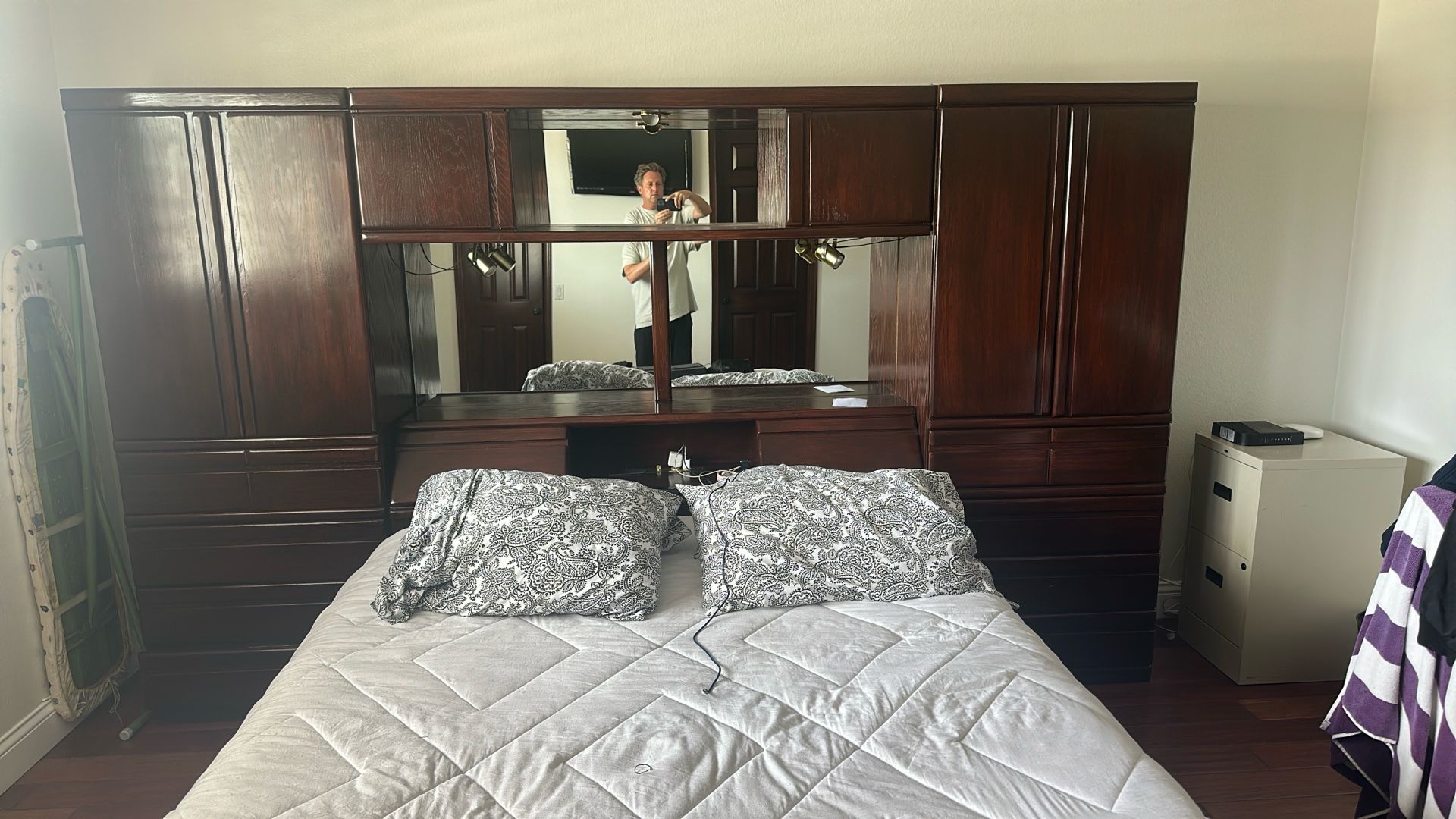 Queen Bedroom Set