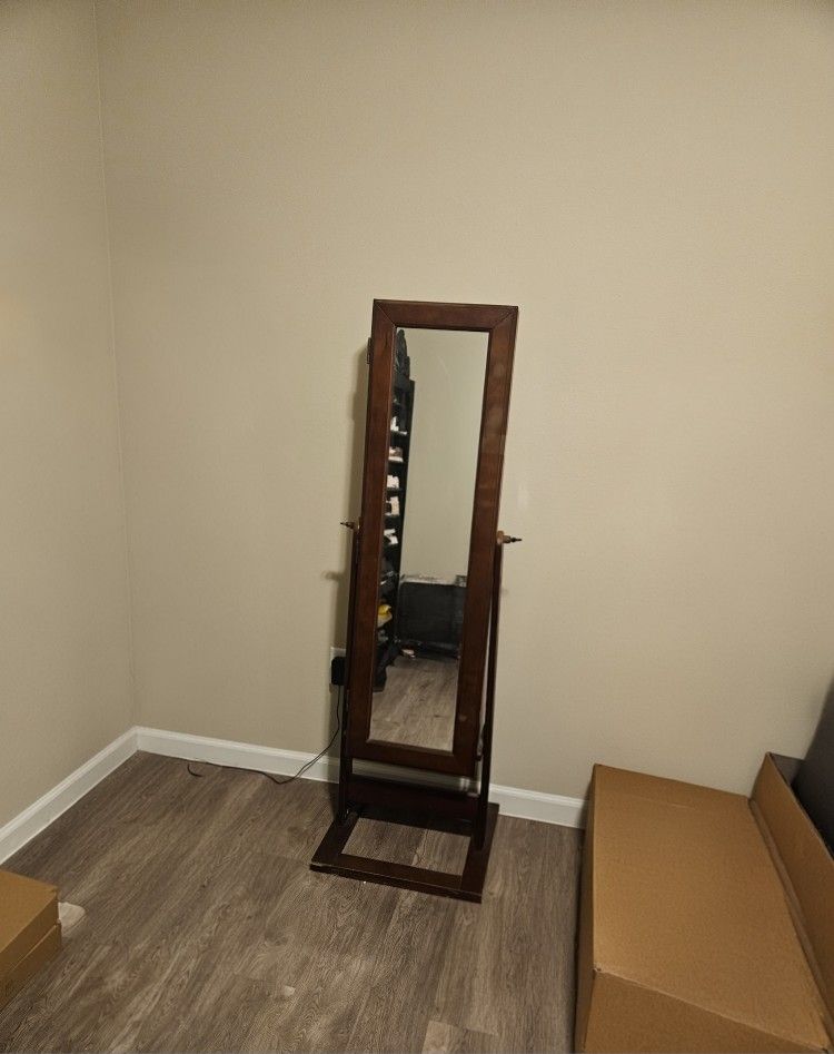 Jewelry Stand Mirror
