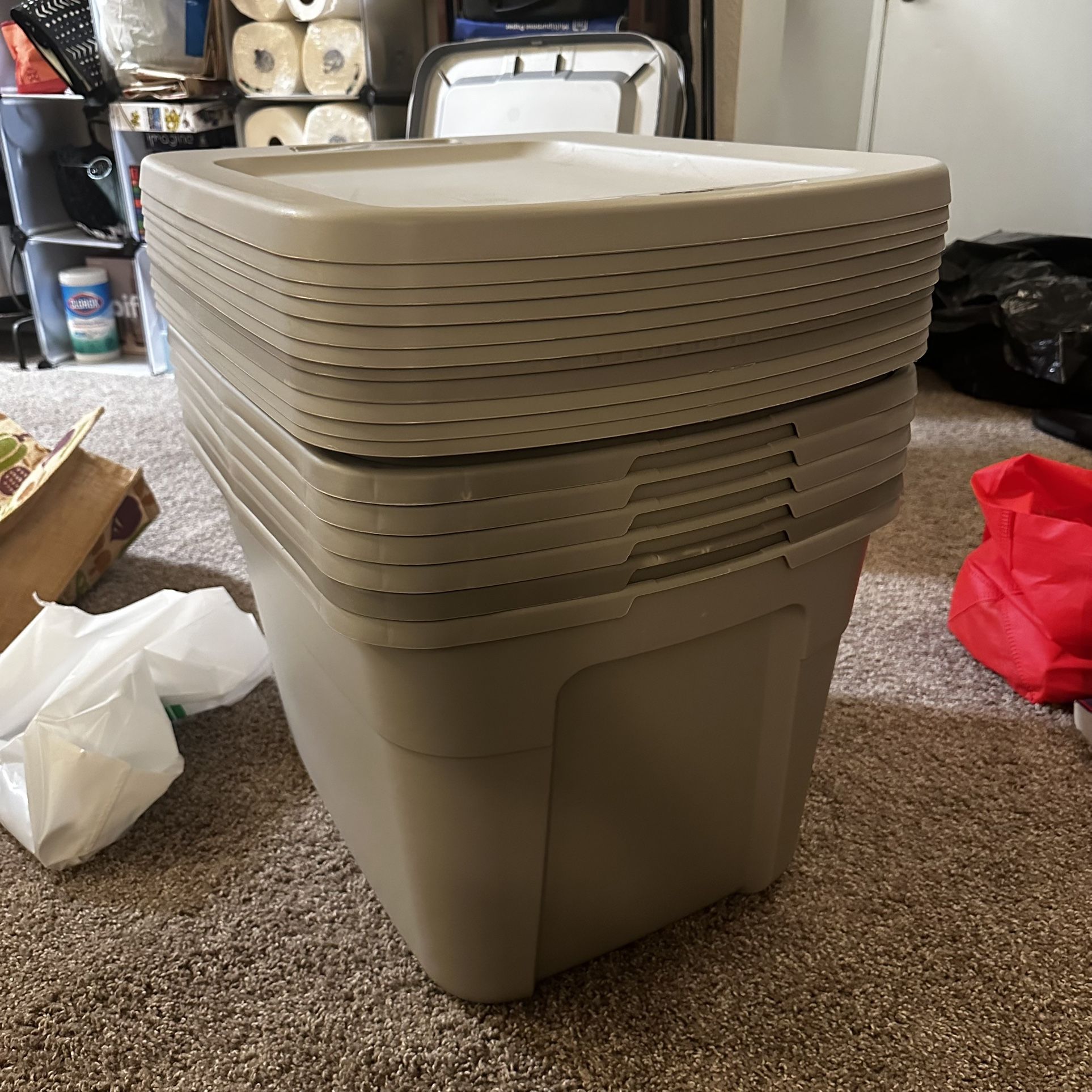 Storage Containers / Moving Boxes / Organizer Boxes / Plastic Containers / Big Containers