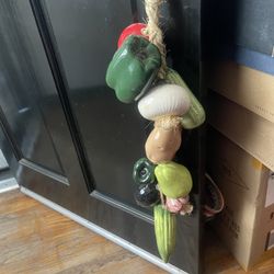 Ceramic Vintage Fruit/vegetable On A Rope