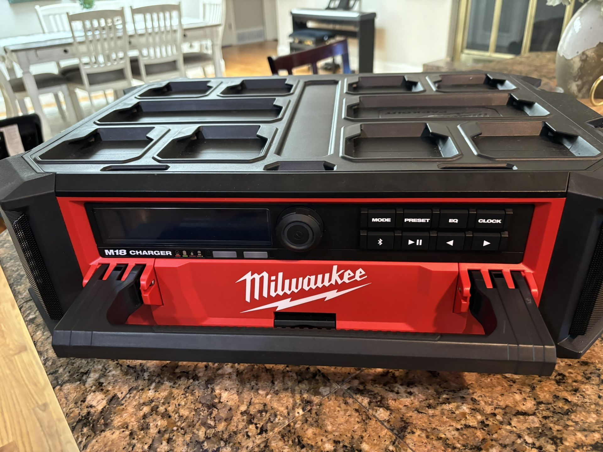Milwaukee radio