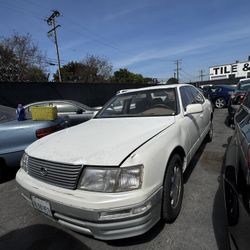1995 Lexus LS400