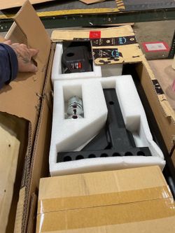 NEW CURT 17601 TruTrack 2P Weight Distribution Hitch with Sway Control, 10K