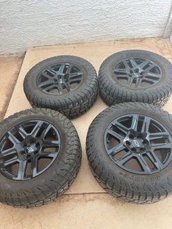 20 inch Chevy Silverado Wheels 35s