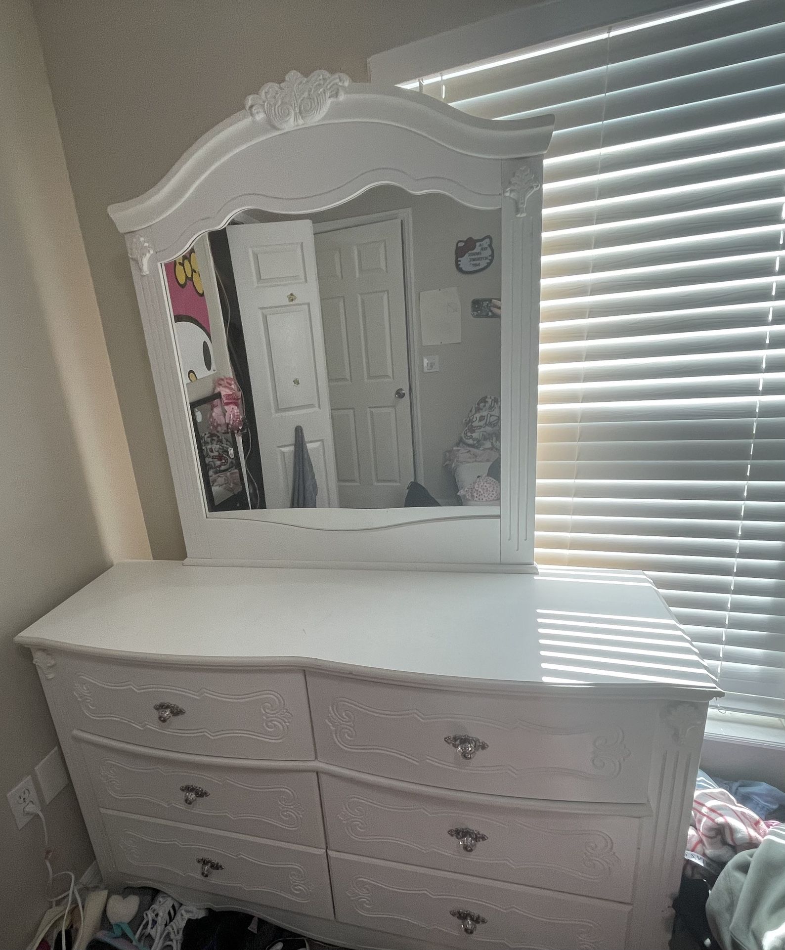 Matching Dresser With Mirror And Nightstand