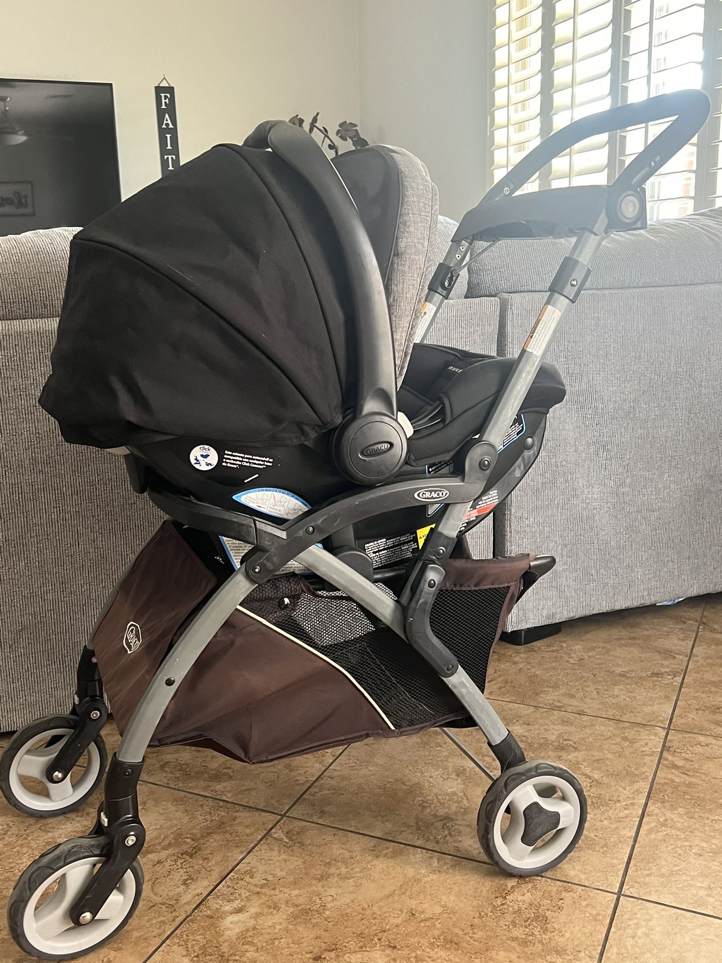 BABY CARSEAT/STROLLER COMBO