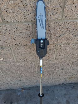 Milwaukee
M18 FUEL QUIK-LOK 10 in. Pole Saw Attachment (Tool-Only)