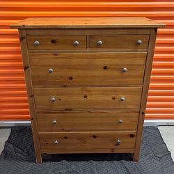 Beautiful IKEA Hemnes Brown 6 Drawer Dresser ( Discontinued Color )