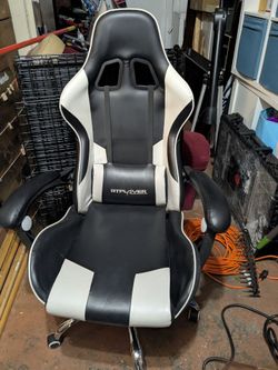 GTPlayer Racing Style Gaming Chair Black White