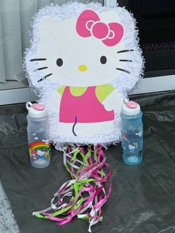 New-3 Piece Set/Hello Kitty Party Bundle- New- 1 Piñata purchased in Japan and 2 Hello Kitty /Zak Brand Water/Liquid Containers