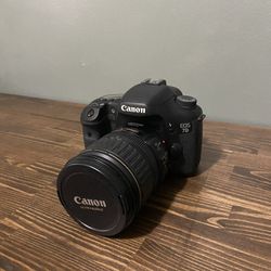Canon EOS 7D DS126251 With Lens