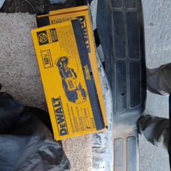DeWalt 12v One Handed Reciprocating Saw And Oscillating Tool
