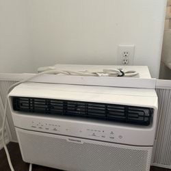 Window AC unit 8,000 btu
