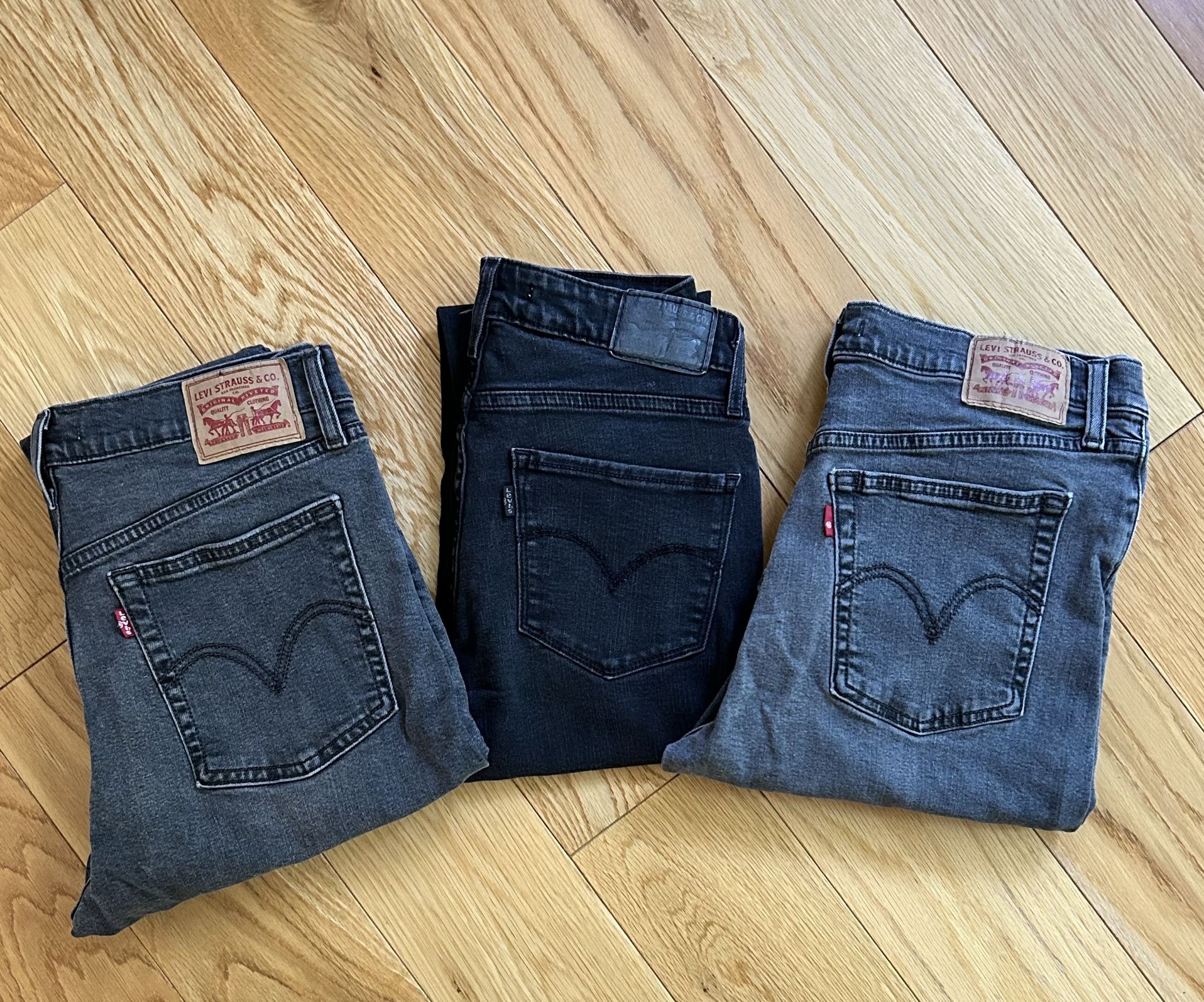 Women’s Levi Skinny/High Rise Jeans Bundle