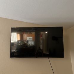 LG Flat Screen Smart Tv