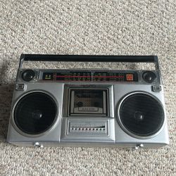 Boombox/speaker