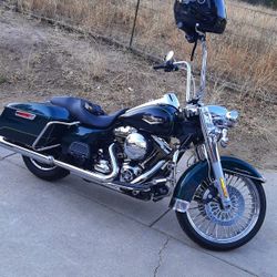 16 Harley Davidson Road king