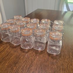 Spice Jars with Lids And Rubber Closure