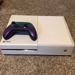 Xbox One w/ Controller