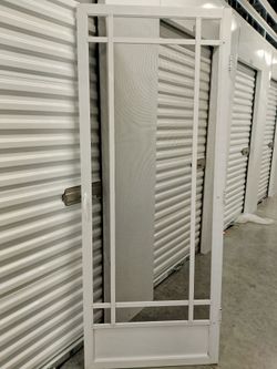 Screen door