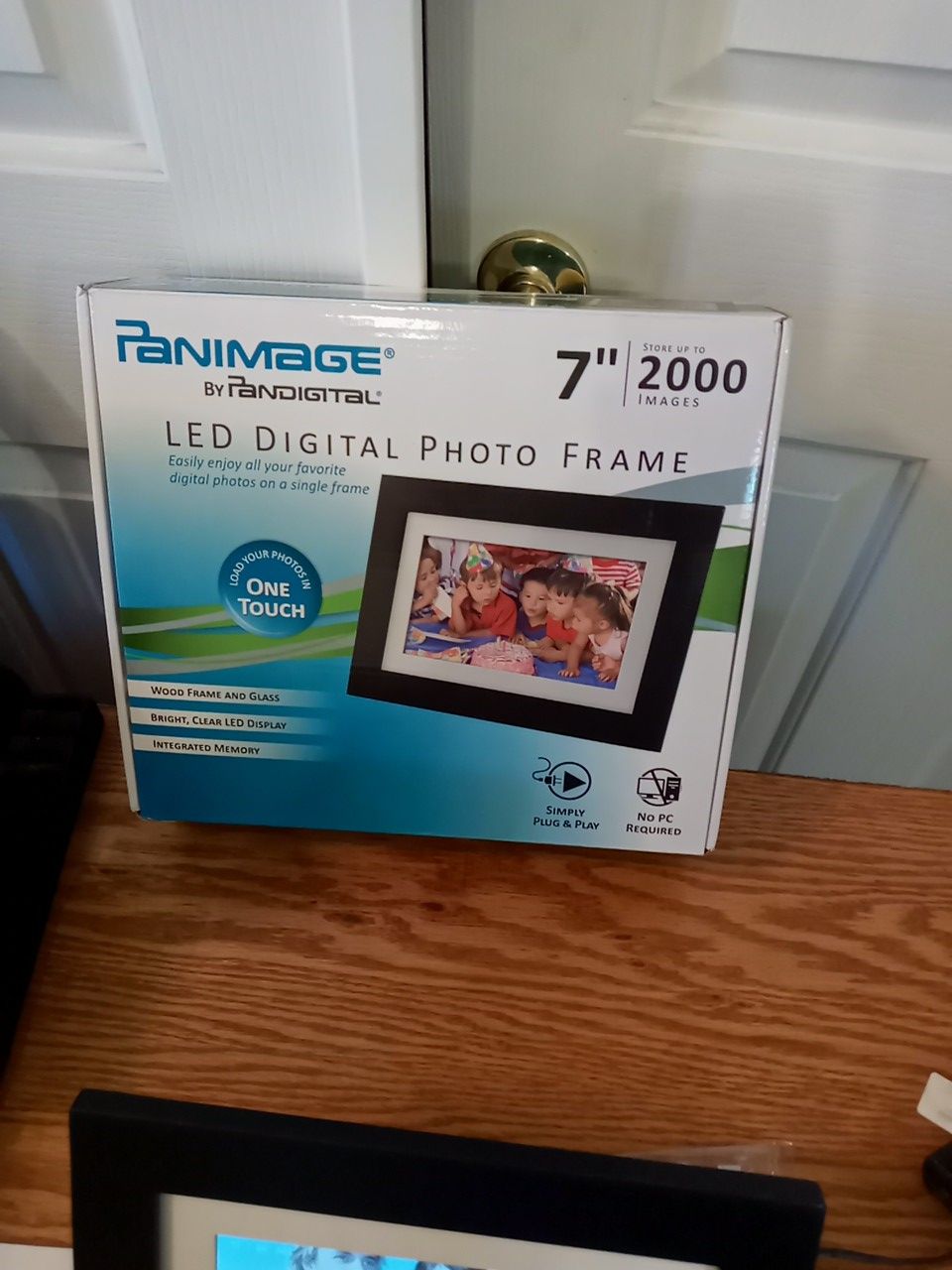 PANIMAGE BY PANDIGITAL LED DIGITAL PHOTO FRAME