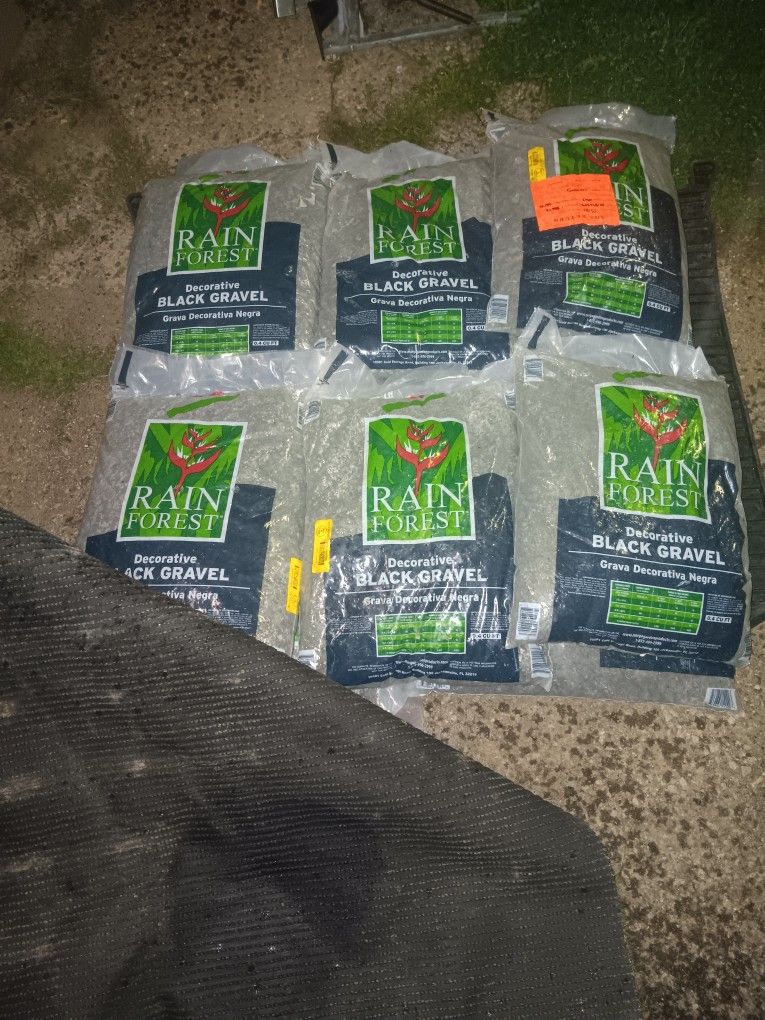 Rain Forest Black Gravel