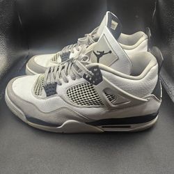 Jordan 4 MILITARY BLACK  SIZE 12 VNDS