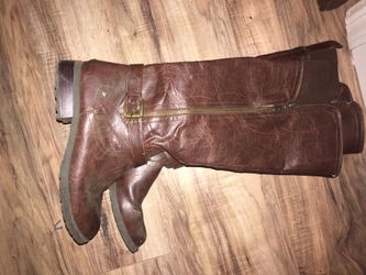 Boots size 8.5