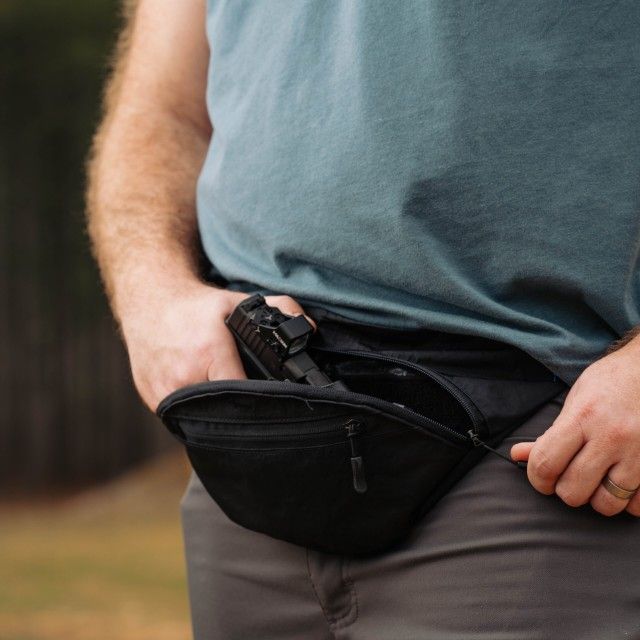Outdoor Concealed Carry Fanny Pack.