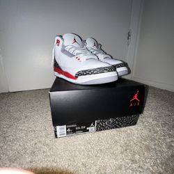 Jordan 3 Retro Fire Red Size 4y