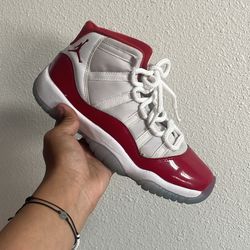 Jordans, Dunks, Designer, Uggs