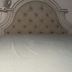 Queen Bed 